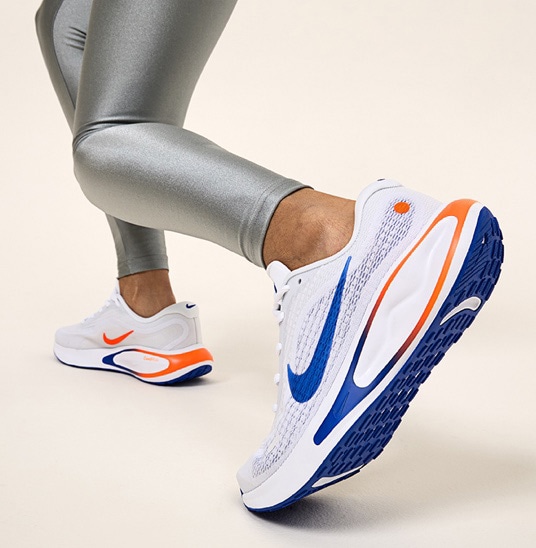 Nike shoes near me now top