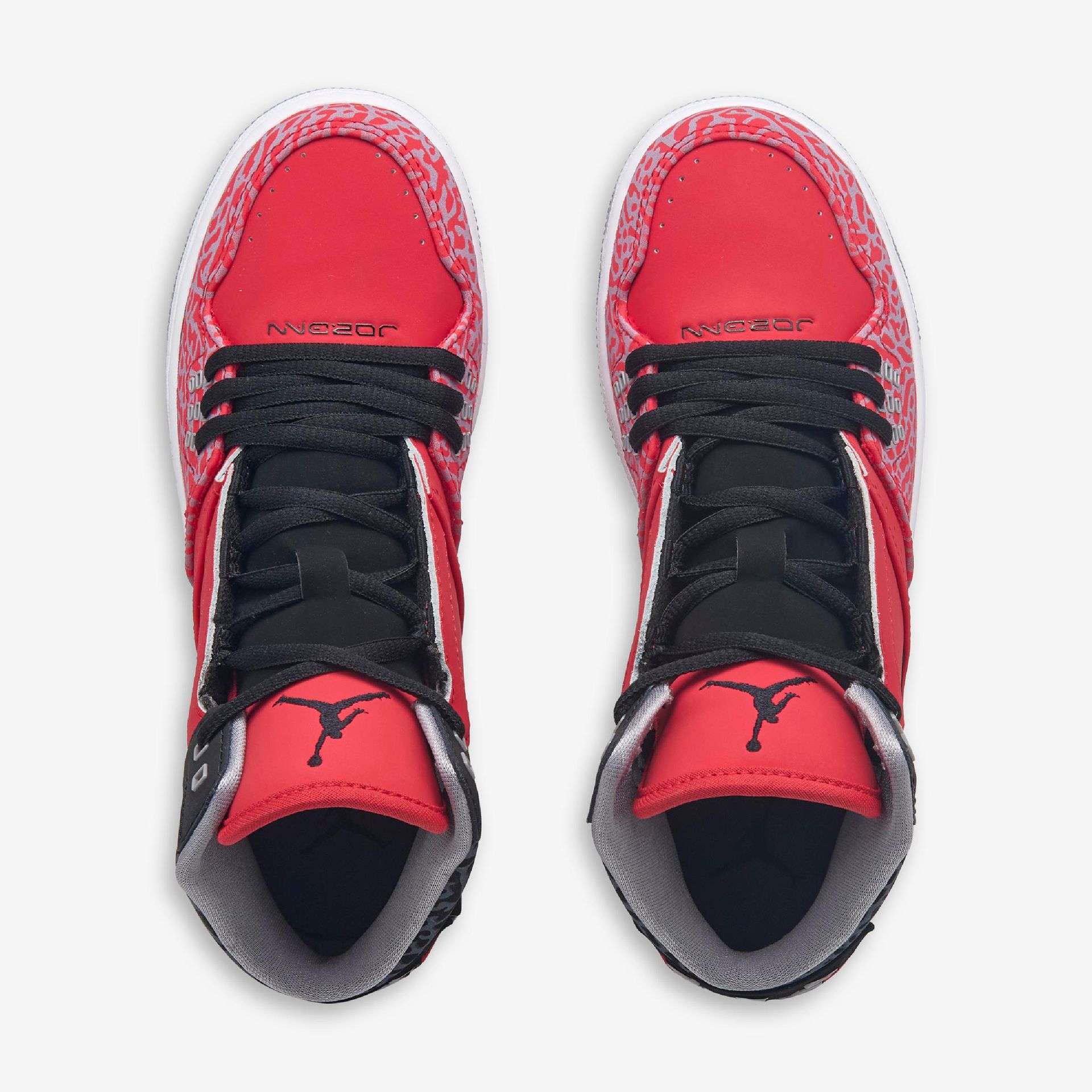 Beautiful size 9 Jordan Red and Black Sneakers! Great shape. Belonged to my son! Jordan Red Unisex Kids main image 2