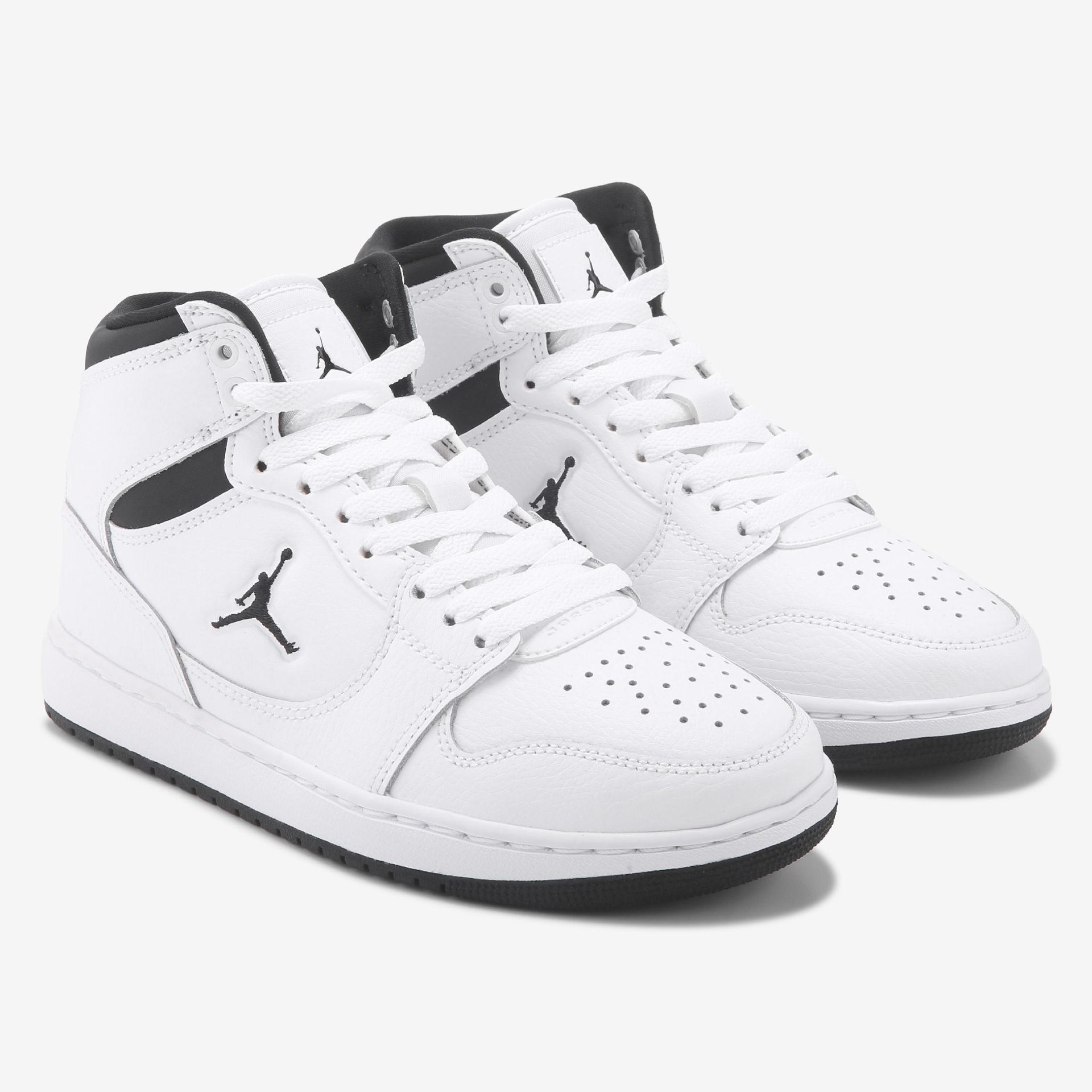 Jordan Women's Court Connect Mid Sneaker | Famous Footwear