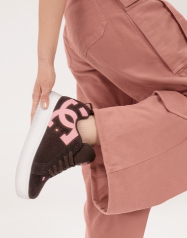 brown and pink skate sneaker