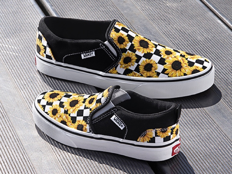 Does famous footwear sell real vans new arrivals