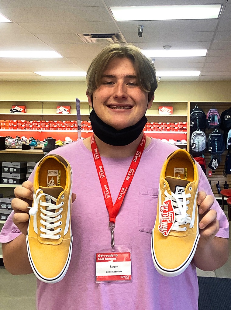 Famous footwear kanata deals