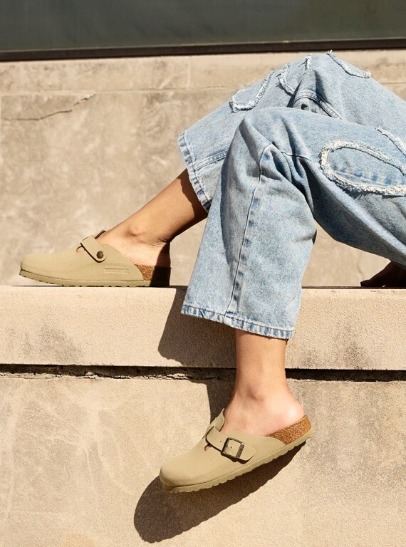 Famous footwear official site clearance