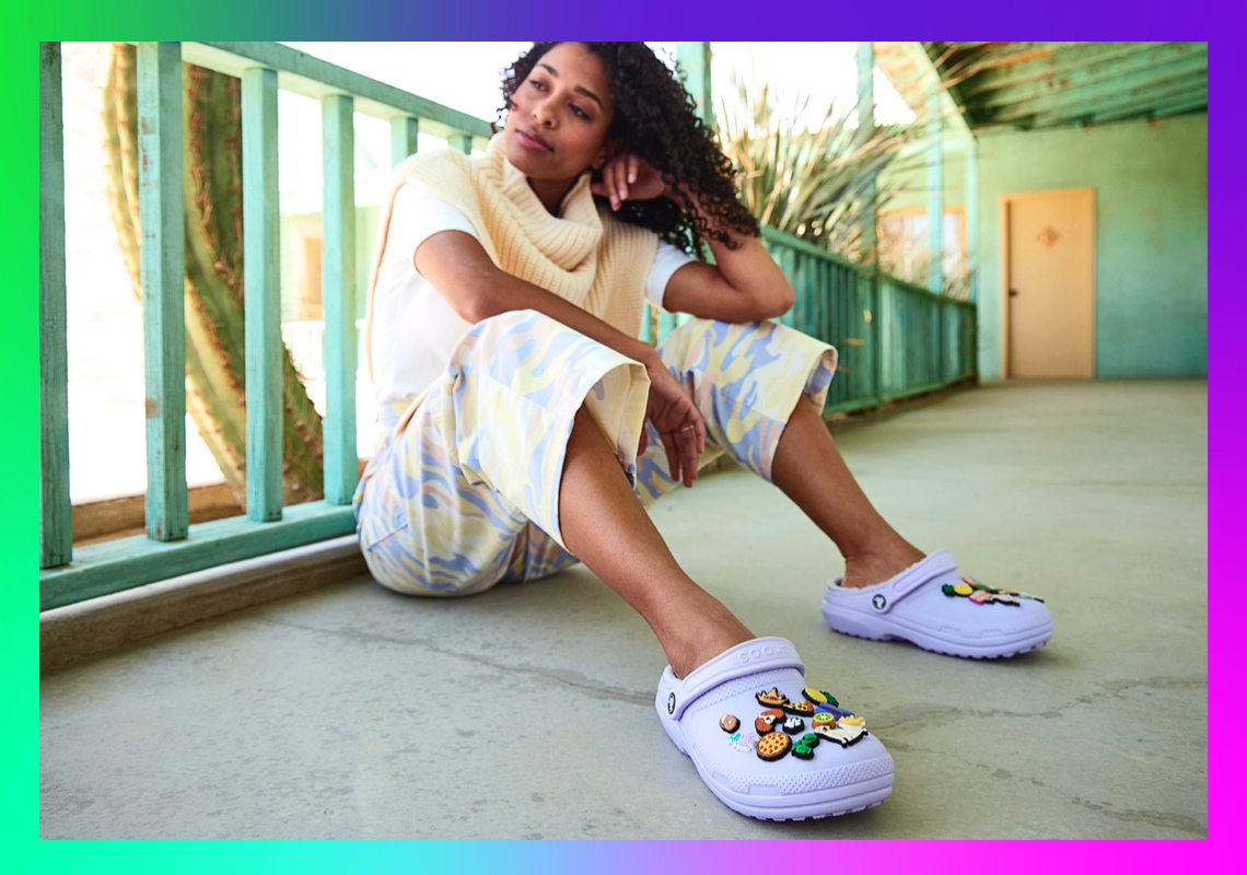 Woman wearing the crocs classic lined lavender