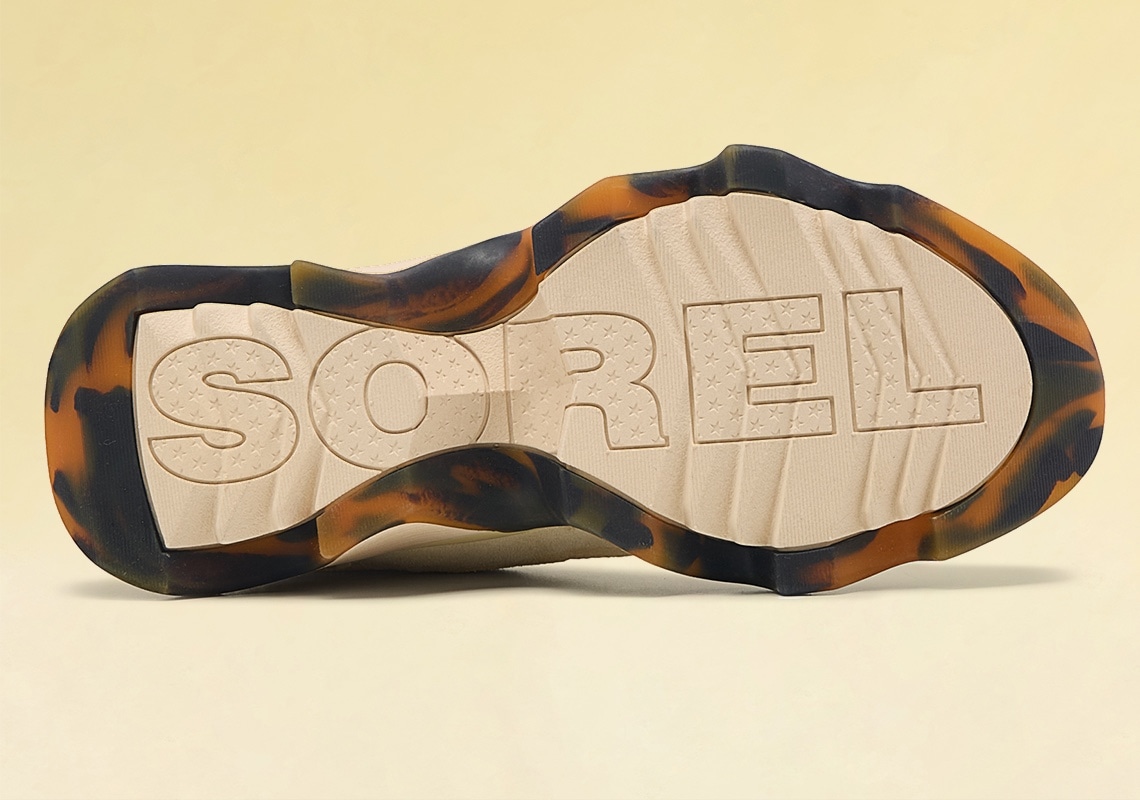 bottom of sorel tennis shoes with turtle print