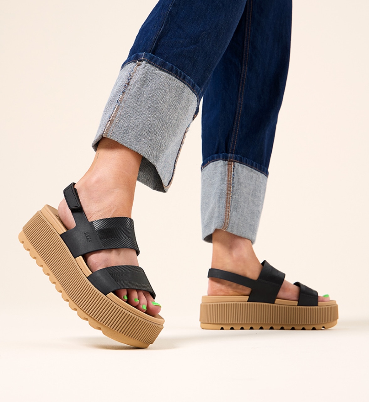 REEF platform black shoe