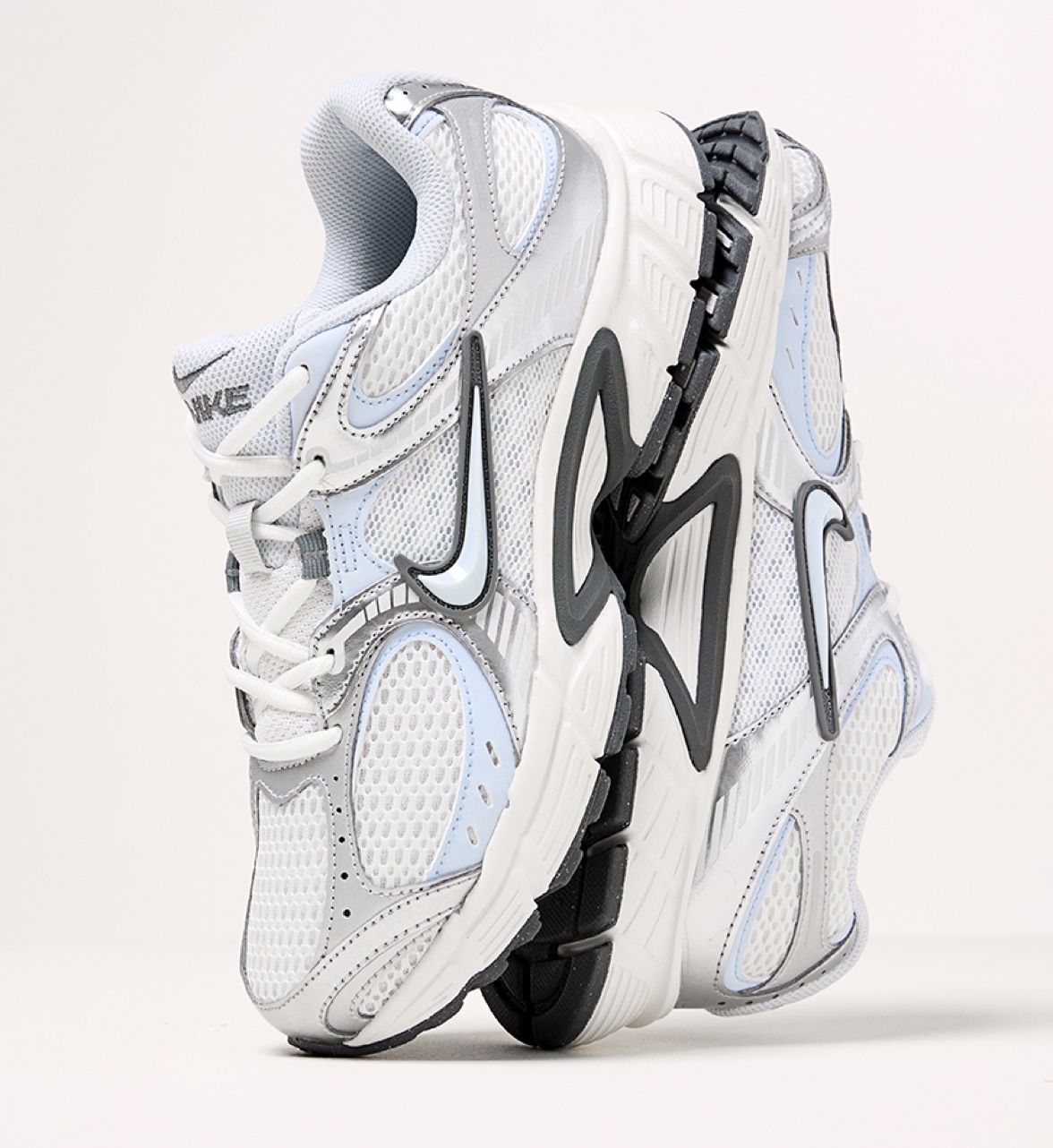 nike grey, white and black V5 RNR sneakers