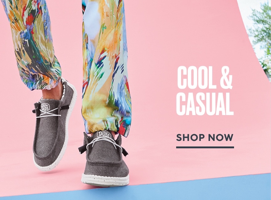 Men s Sandals Flip Flops Slides Famous Footwear