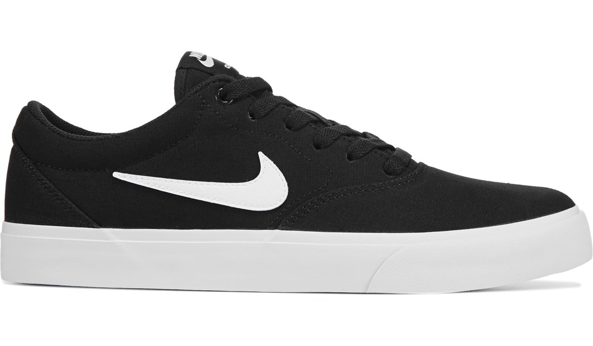 black nike skate shoes