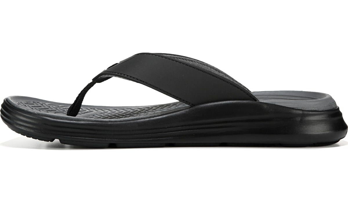 relaxed fit flip flops