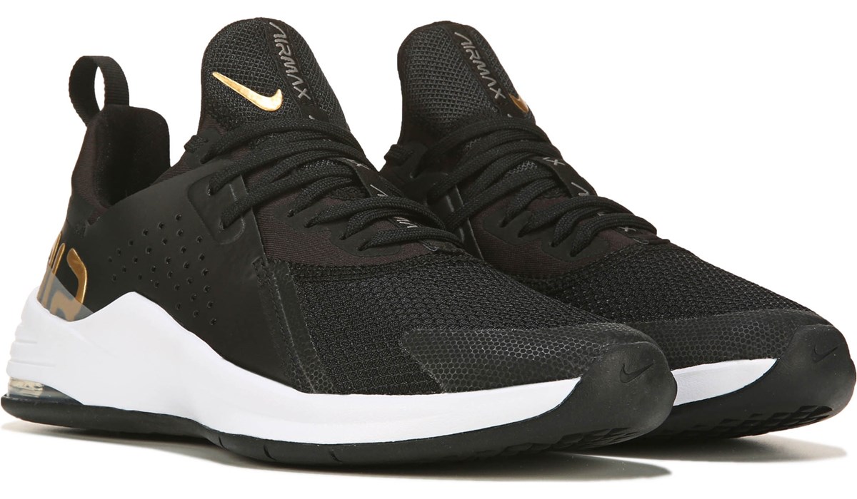 black nike air tennis shoes