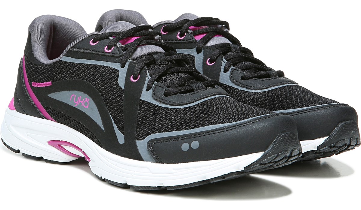 wide walking shoes