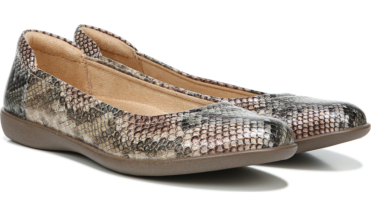 naturalizer flexy flat wide