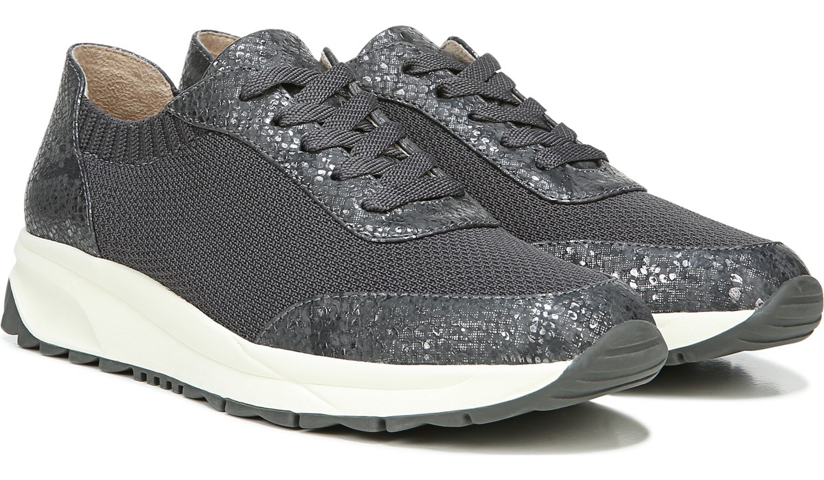naturalizer athletic shoes