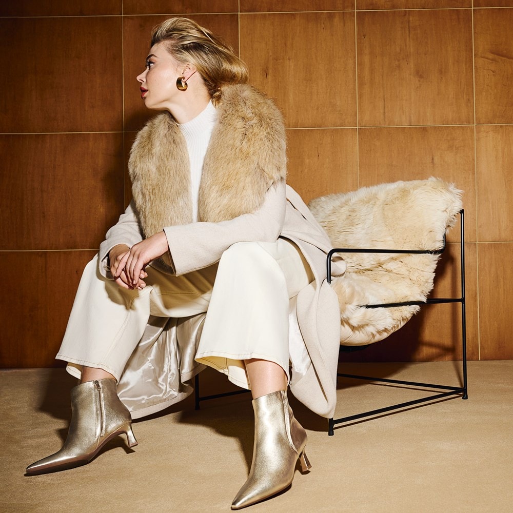 Naturalizer Women's Deesha Bootie | Famous Footwear