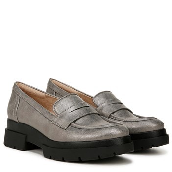 SOUL Naturalizer Women's Ophelia Lug Sole Loafer | Famous