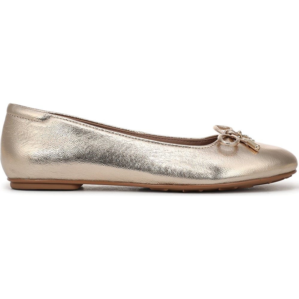 Naturalizer Women's Ashlyn Ballet Flat | Famous Footwear