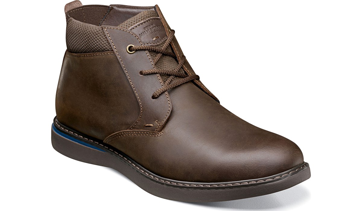 Men's Bayridge Medium/Wide Plain Toe Chukka Boot - Pair