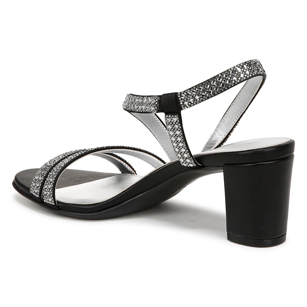 Naturalizer Women's Vanessa 3 Sandal | Famous Footwear