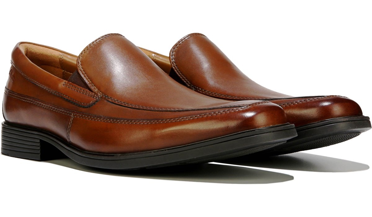 famous footwear clarks