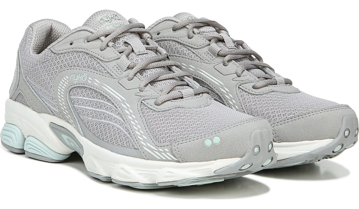 Best running shoes at famous footwear Clearance