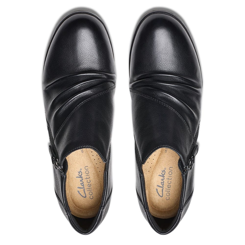 emily商品 Clarks Women's Emily 2 Braley Ankle Bootie | Famous Footwear