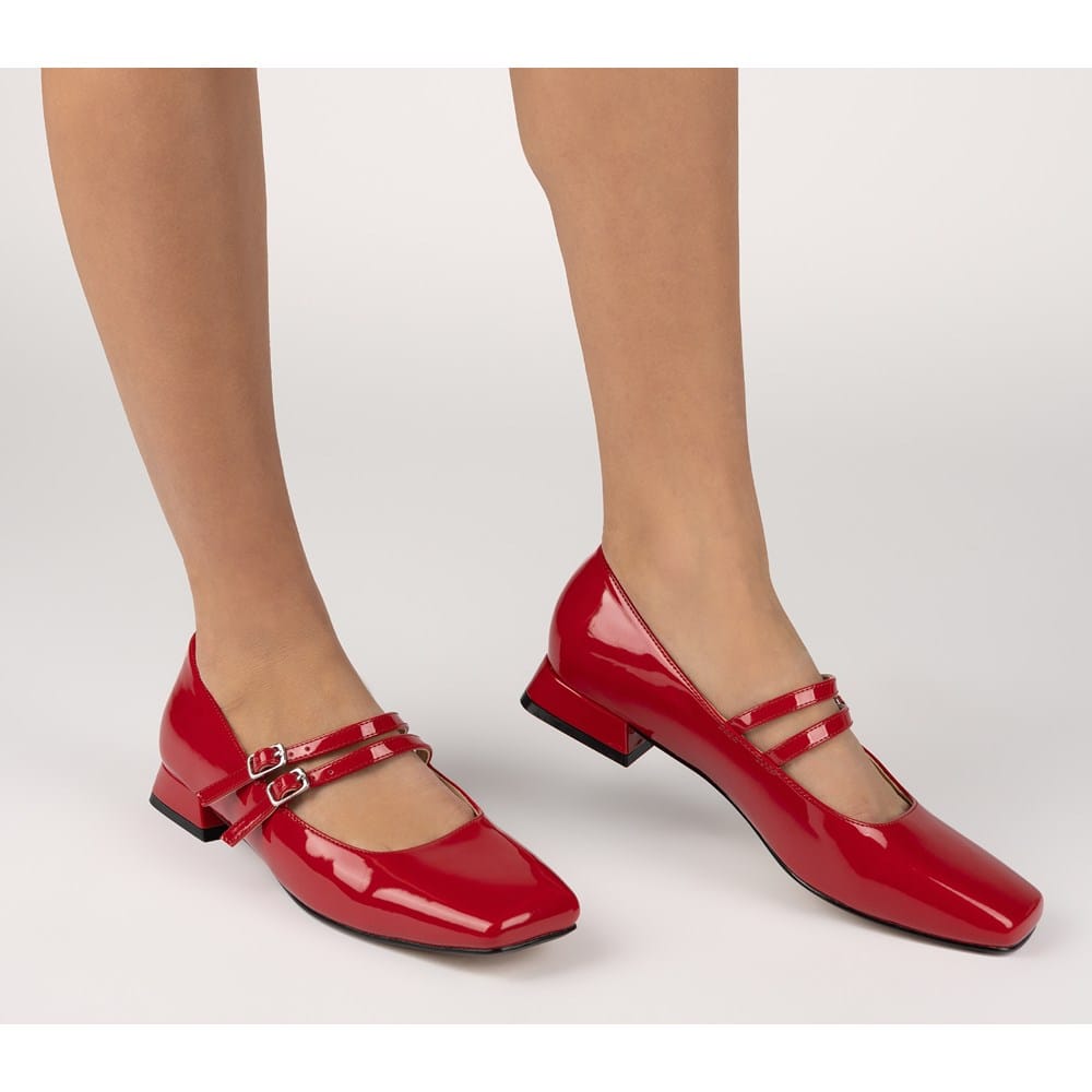 Journee Women's Gredah Mary Jane Flat | Famous Footwear