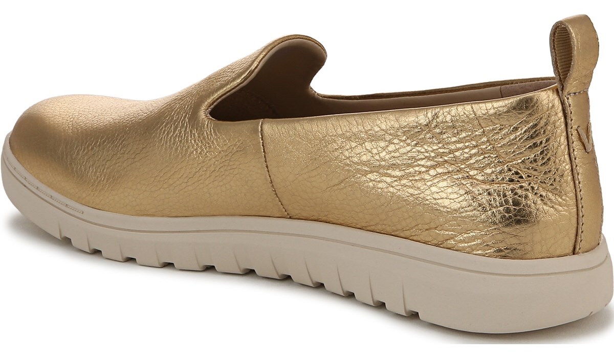 Vionic Women's Uptown Willa Slip On Flat | Famous Footwear