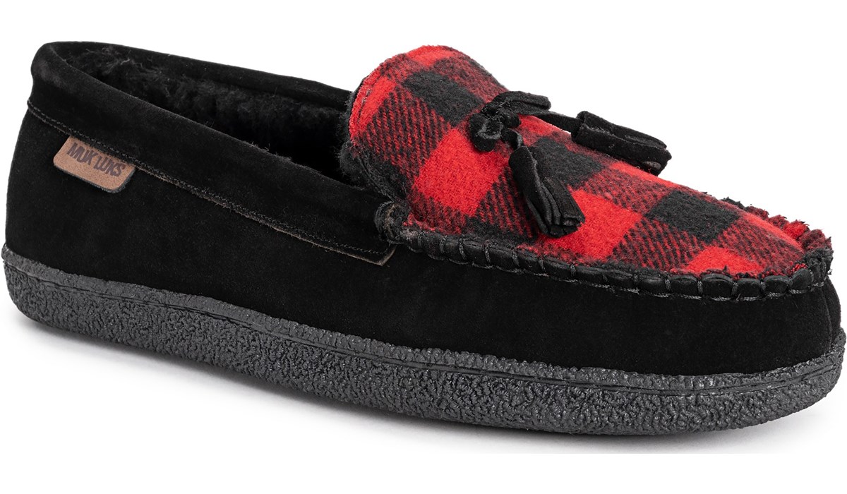 famous footwear mens slippers
