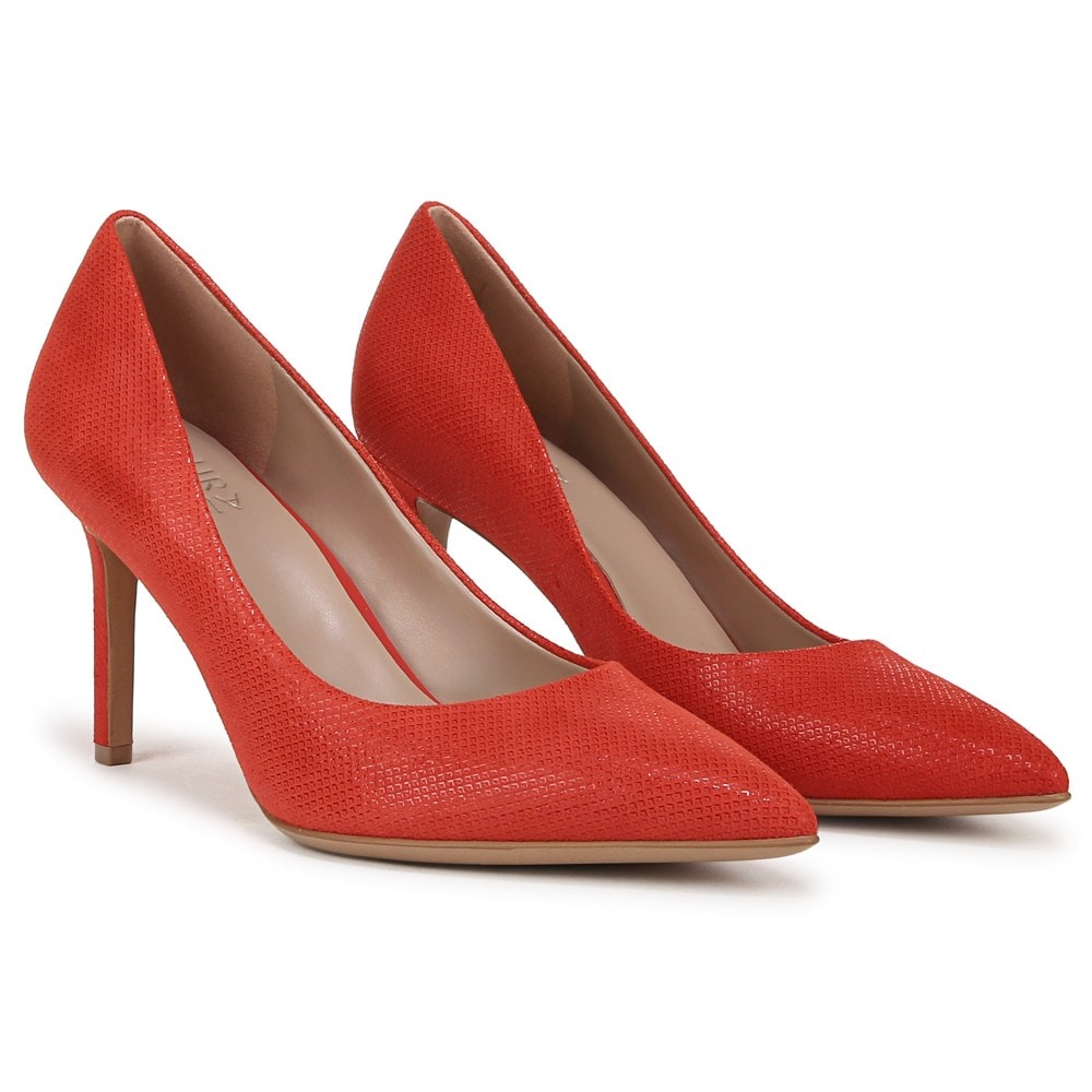 Famous footwear naturalizer hotsell