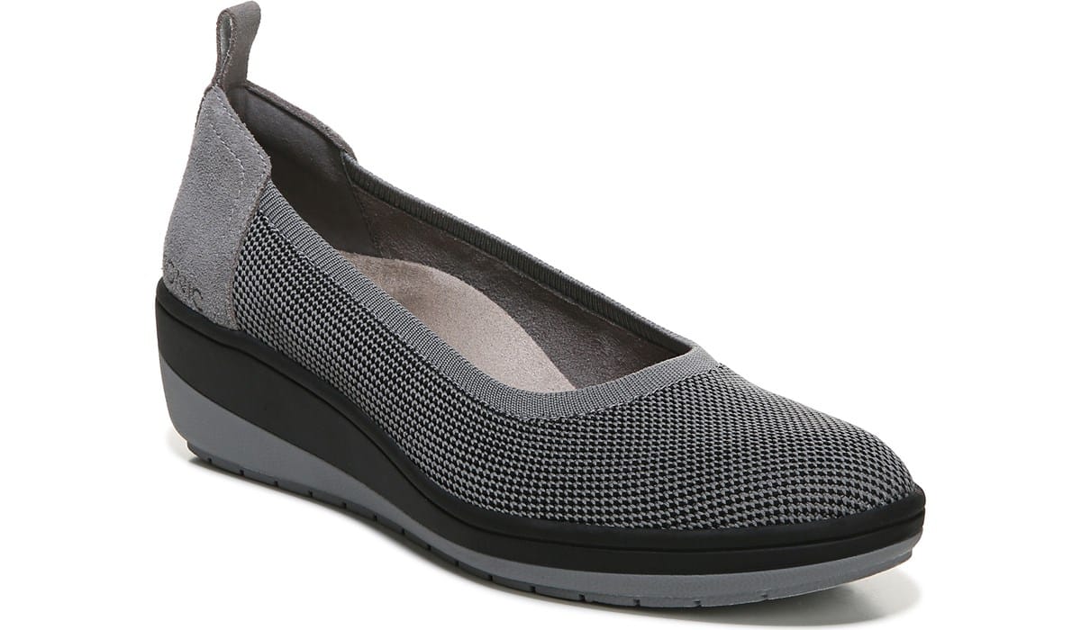 Vionic Women's Jacey Wedge Slip On | Famous Footwear