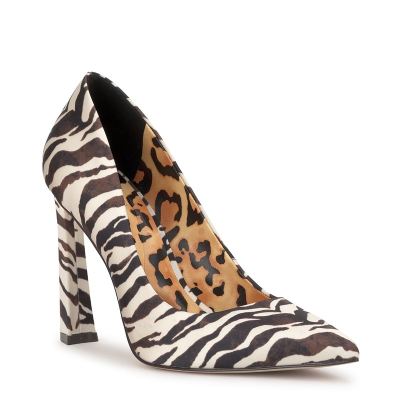 Jessica Simpson Women's Omissia Classic Pointed Toe Pump Shoes (Natural/Black) - Size 6.5 M