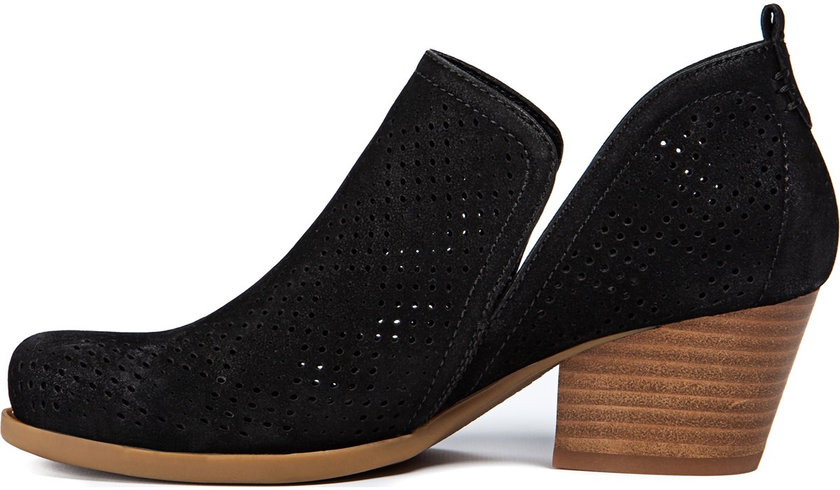 bare traps womens rizzo block heel booties