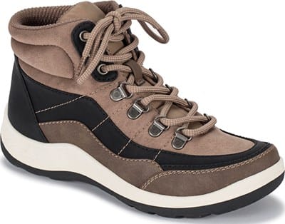 Baretraps Shoes, Famous Footwear