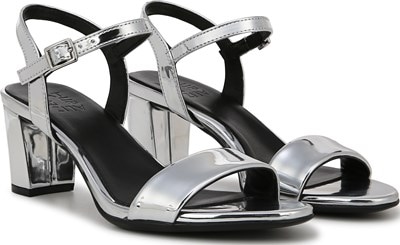 wide width chelsea boots womens