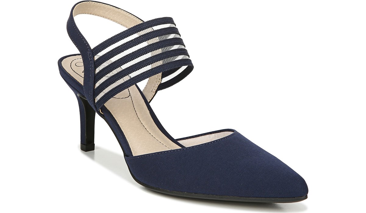famous footwear womens pumps