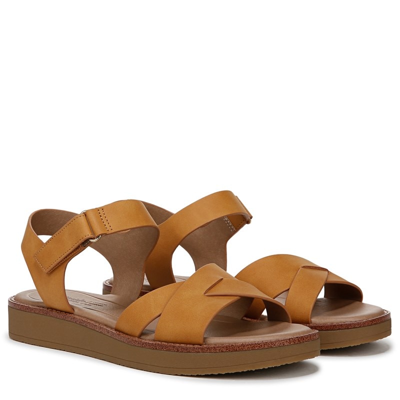 Lifestride Women's Wren Strappy Sandals (Inca Gold Faux Leather) - Size 8.5 M