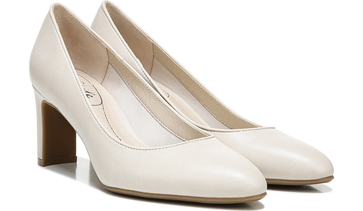 Gigi Medium/Wide Pump, Heels 