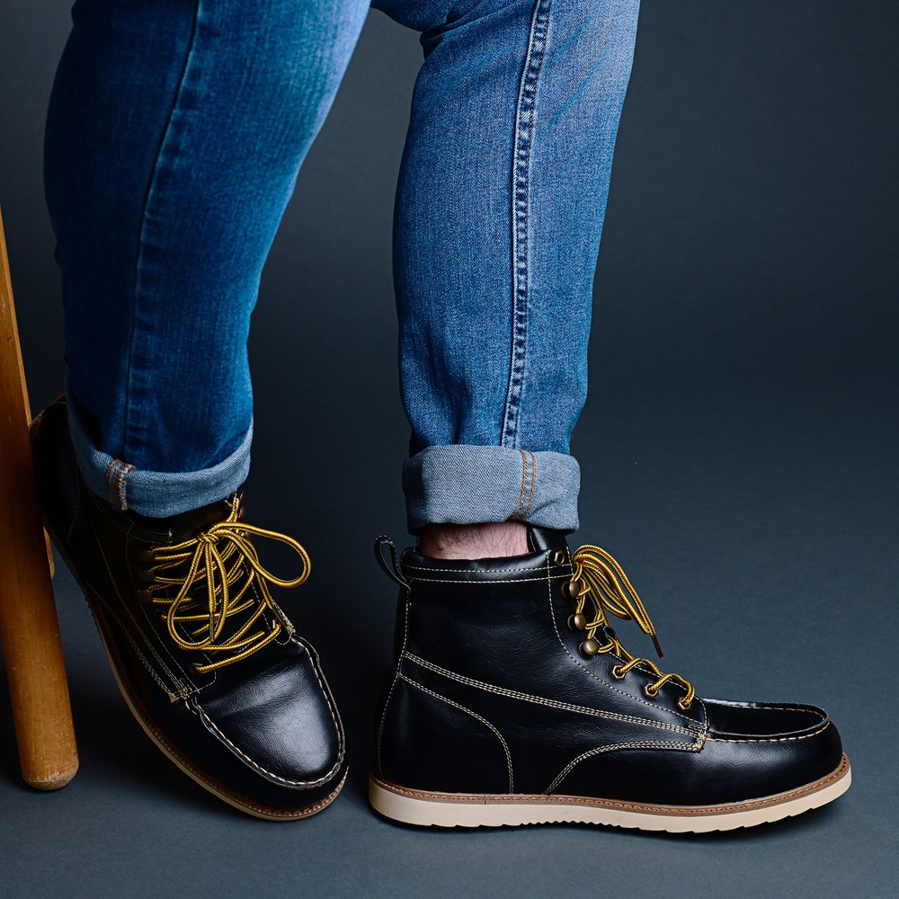 Vance Co. Men's Wyatt Moc Toe Boot | Famous Footwear