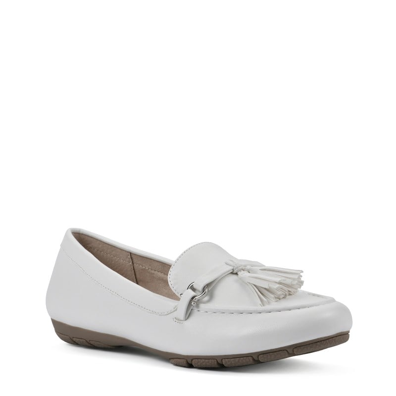 Cliffs by White Mountain Women's Gush Wide Moc Toe Loafers (White) - Size 8.5 W