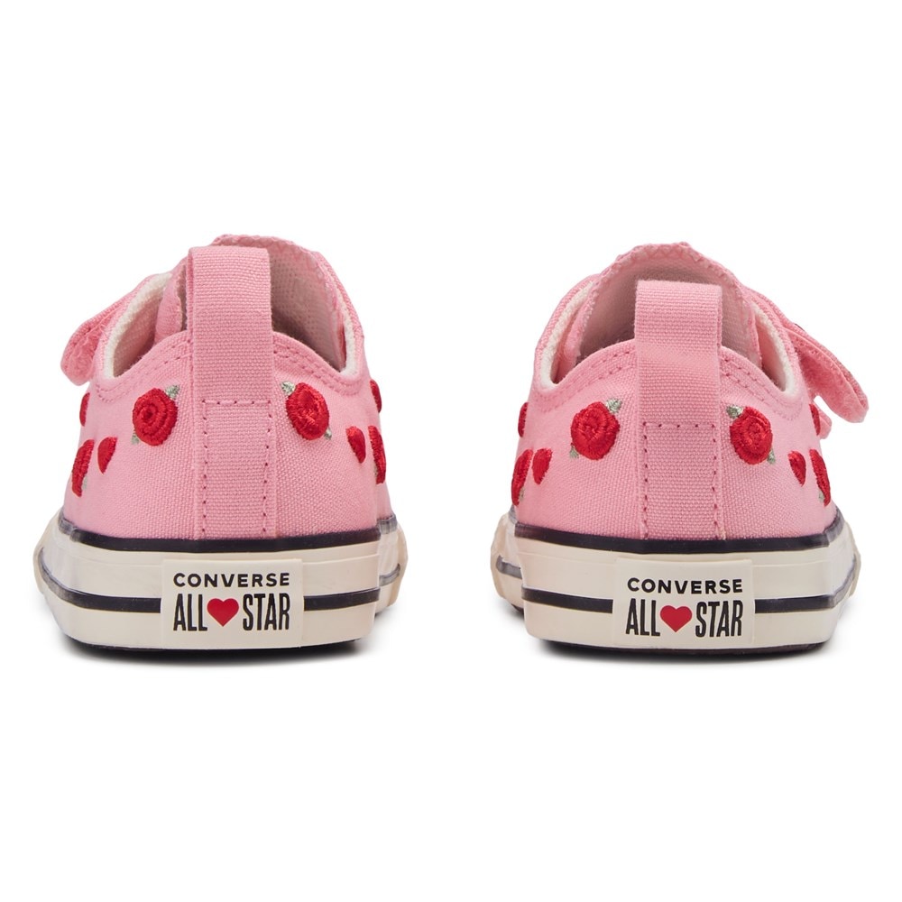 Converse Kids' Chuck Taylor All Star 2V Low Top Sneaker Baby