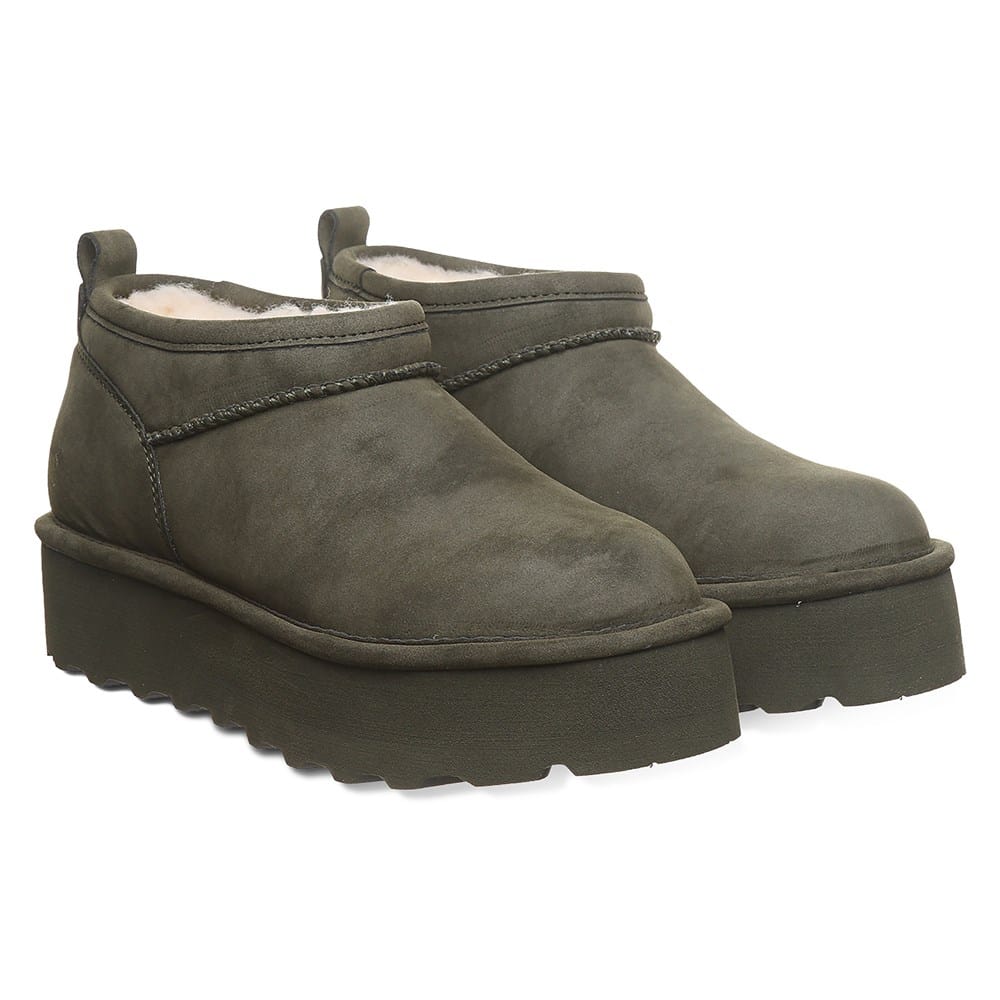 オーちゃんず　BEARPAWの靴 Bearpaw Women's Retro Super Shorty Vegan Platform Winter Boot