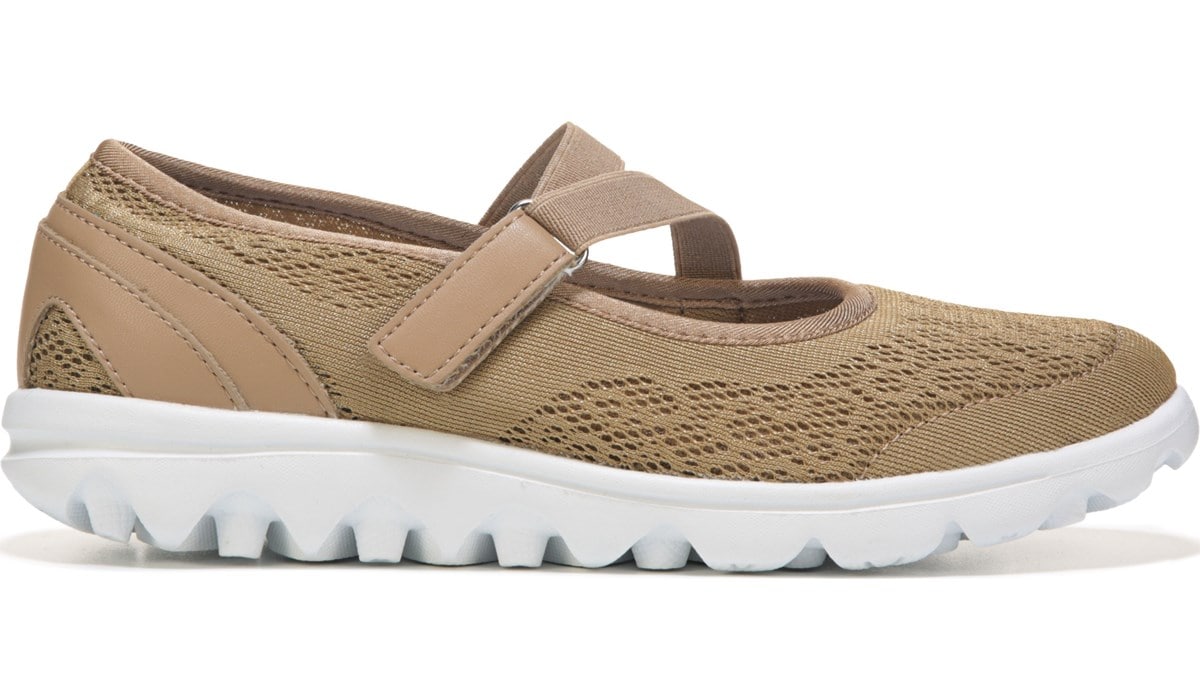 famous footwear propet