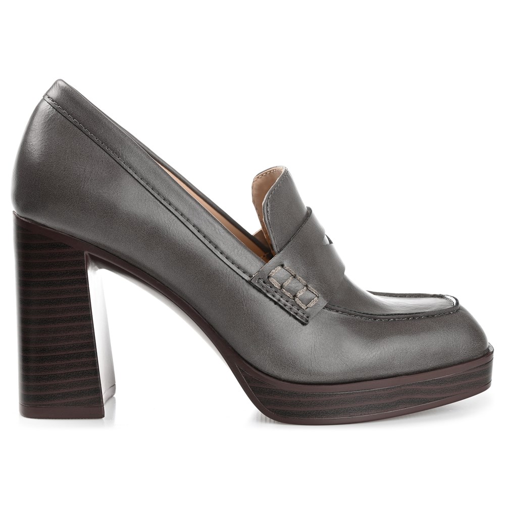 Journee Women's Ezzey Block Heel Loafer | Famous Footwear