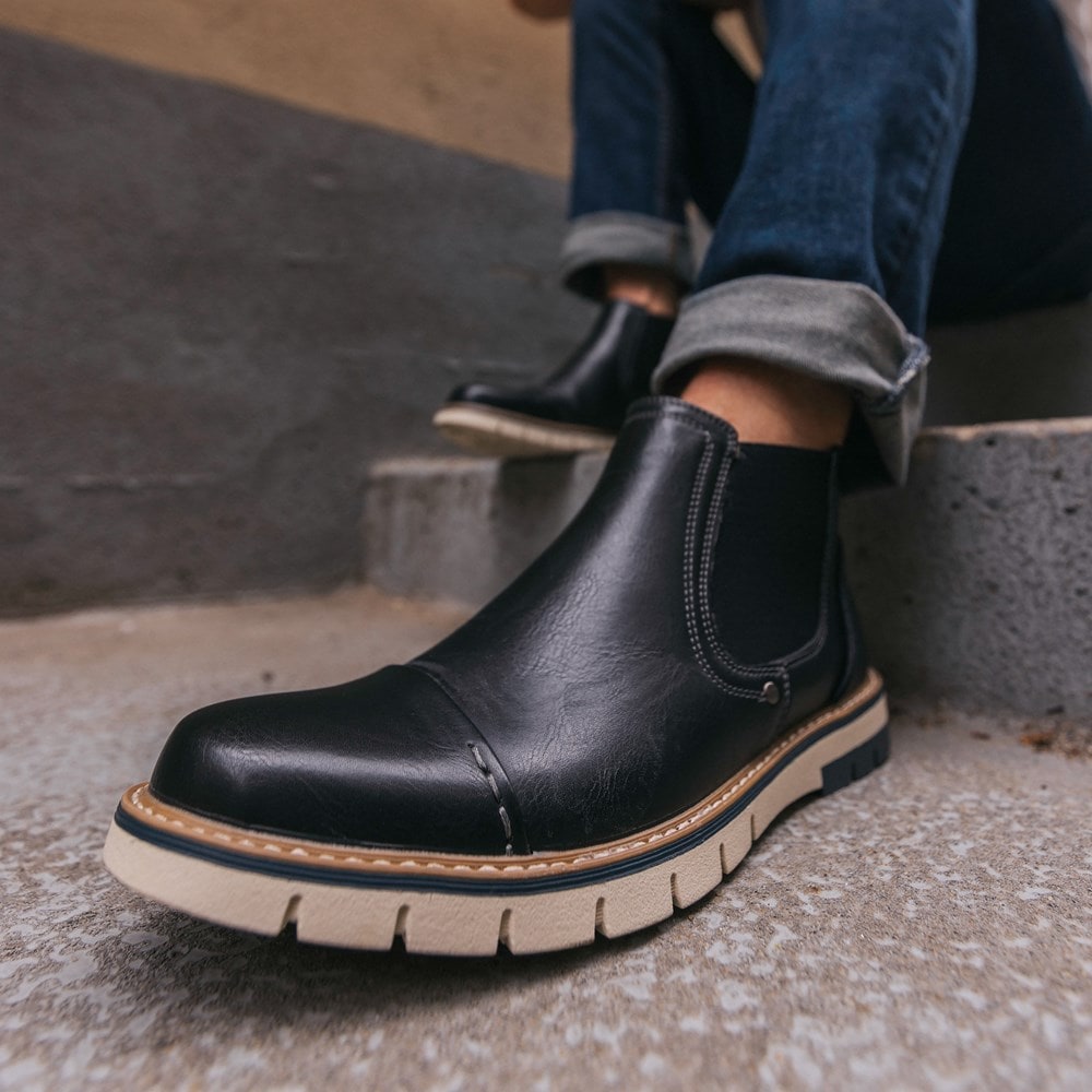 ☆セール中☆BOOTWA Vance Co. Men's Waylon Chelsea Boot | Famous Footwear