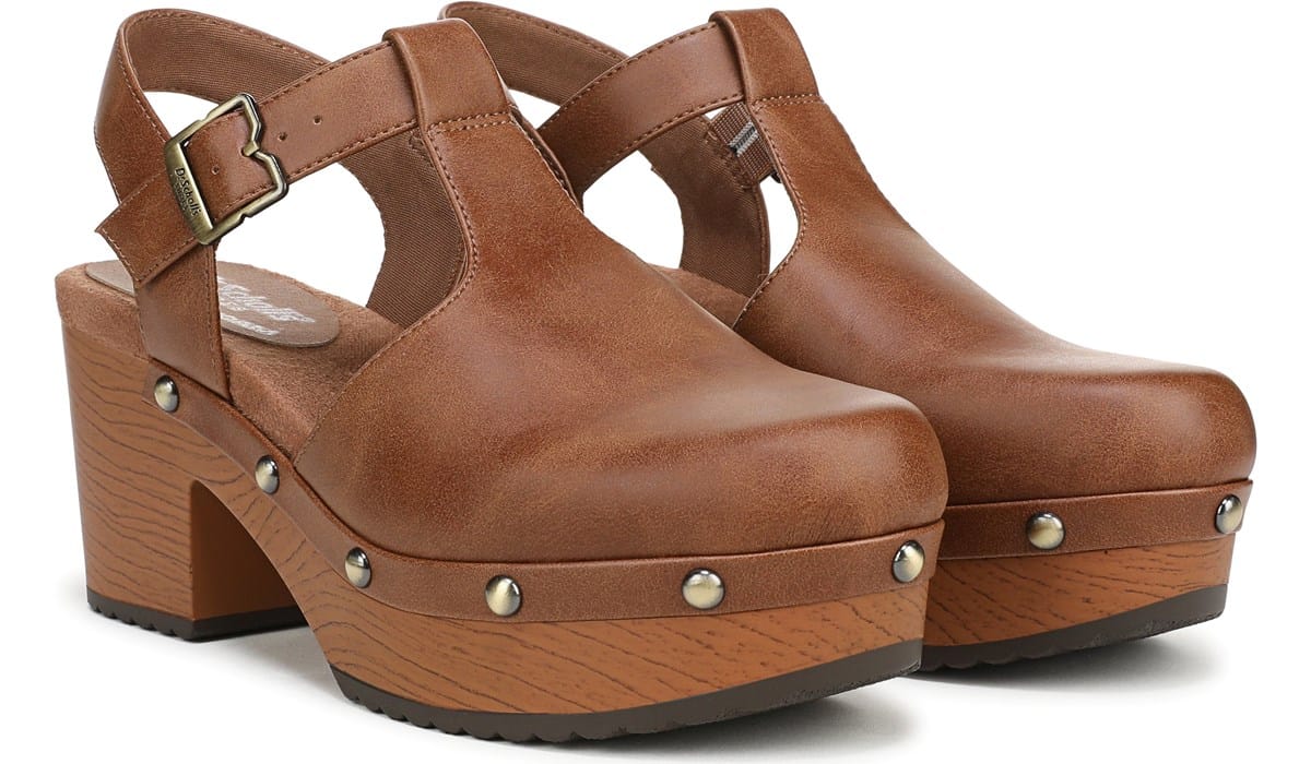 Famous Footwear