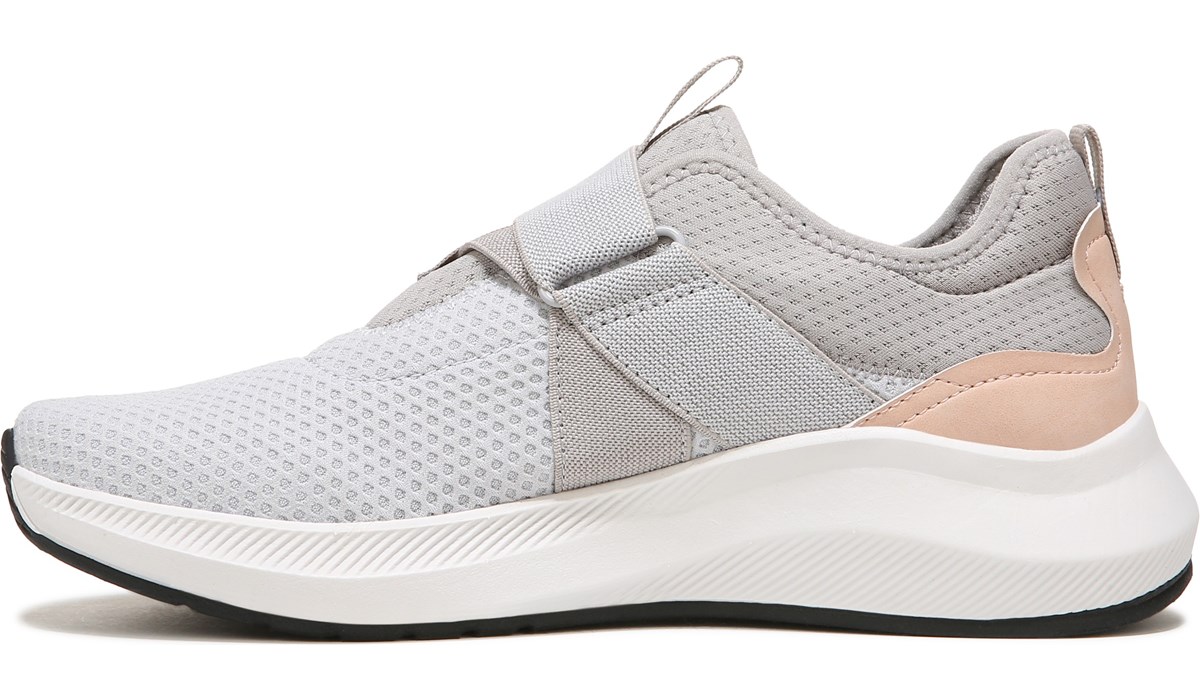 Rykä Women's Fame Medium/Wide Slip On Sneaker Famous Footwear