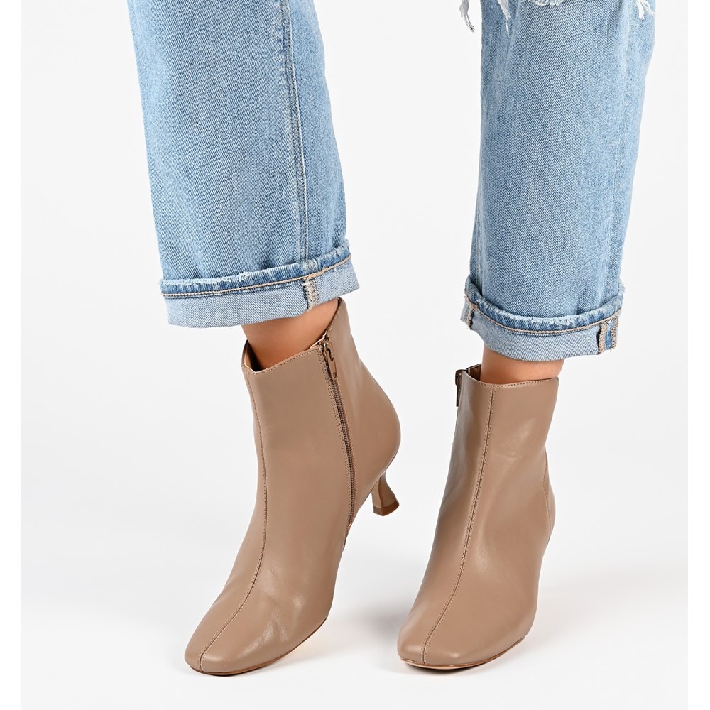 (取寄) ジュルネ コレクション レディース ブーティ Journee Collection women Kelssa Bootie Brown Journee Women's Kelssa Dress Bootie | Famous Footwear