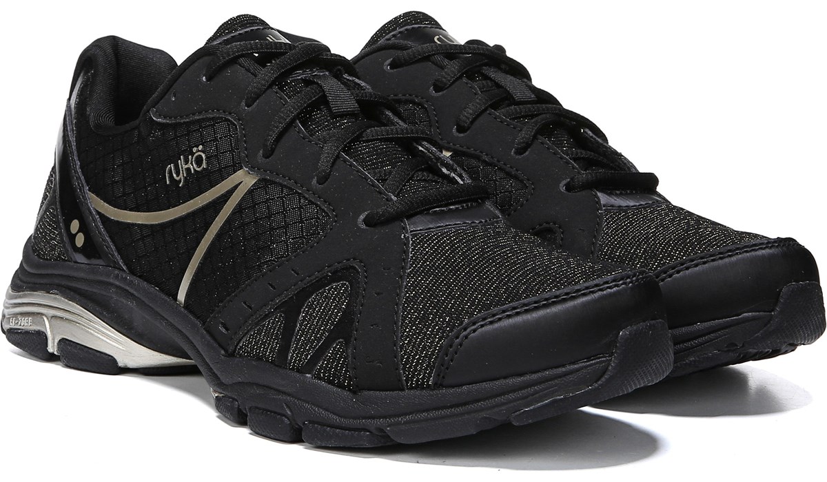 womens wide training shoes