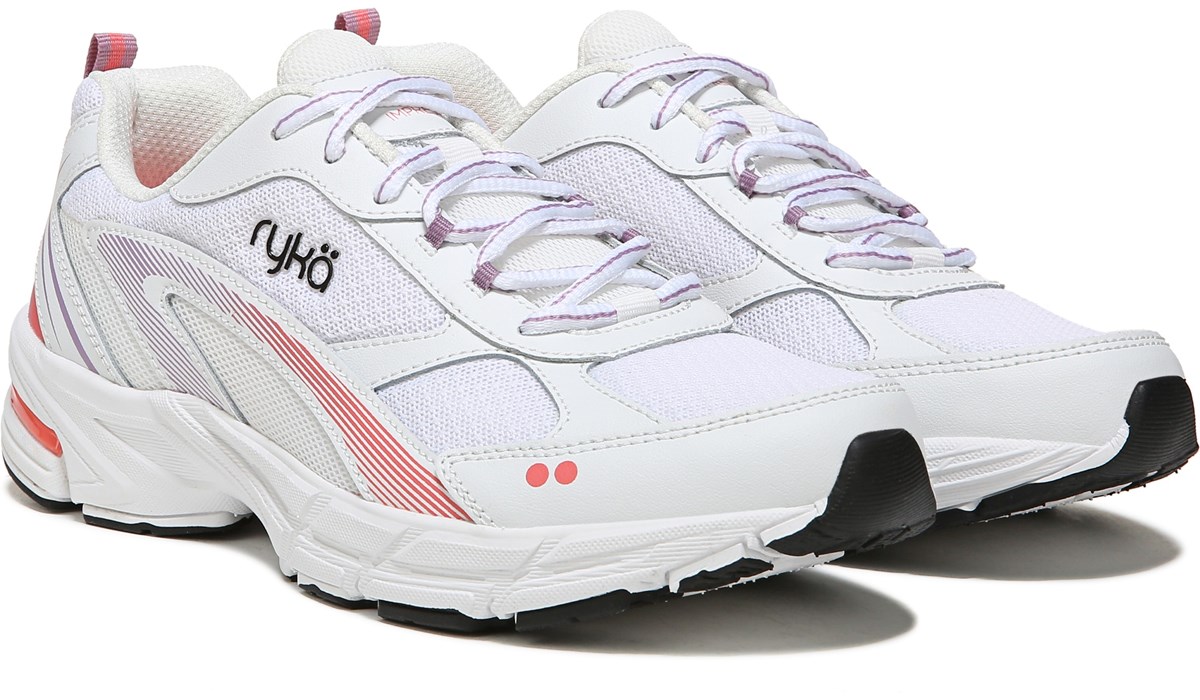 wide casual walking shoes